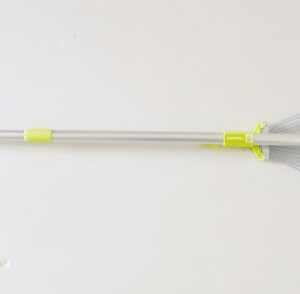 ESCOBA JARDIN NATUUR AJUSTABLE MANGO TELESCOPICO 15 PUAS METAL NT113623